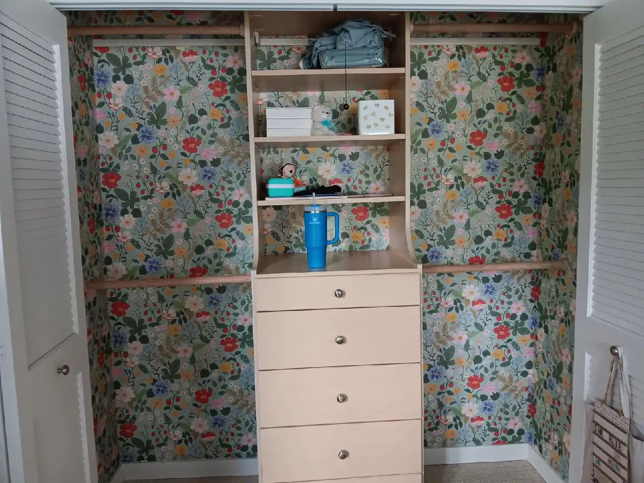 Wallpaper installation in Centreville, VA
