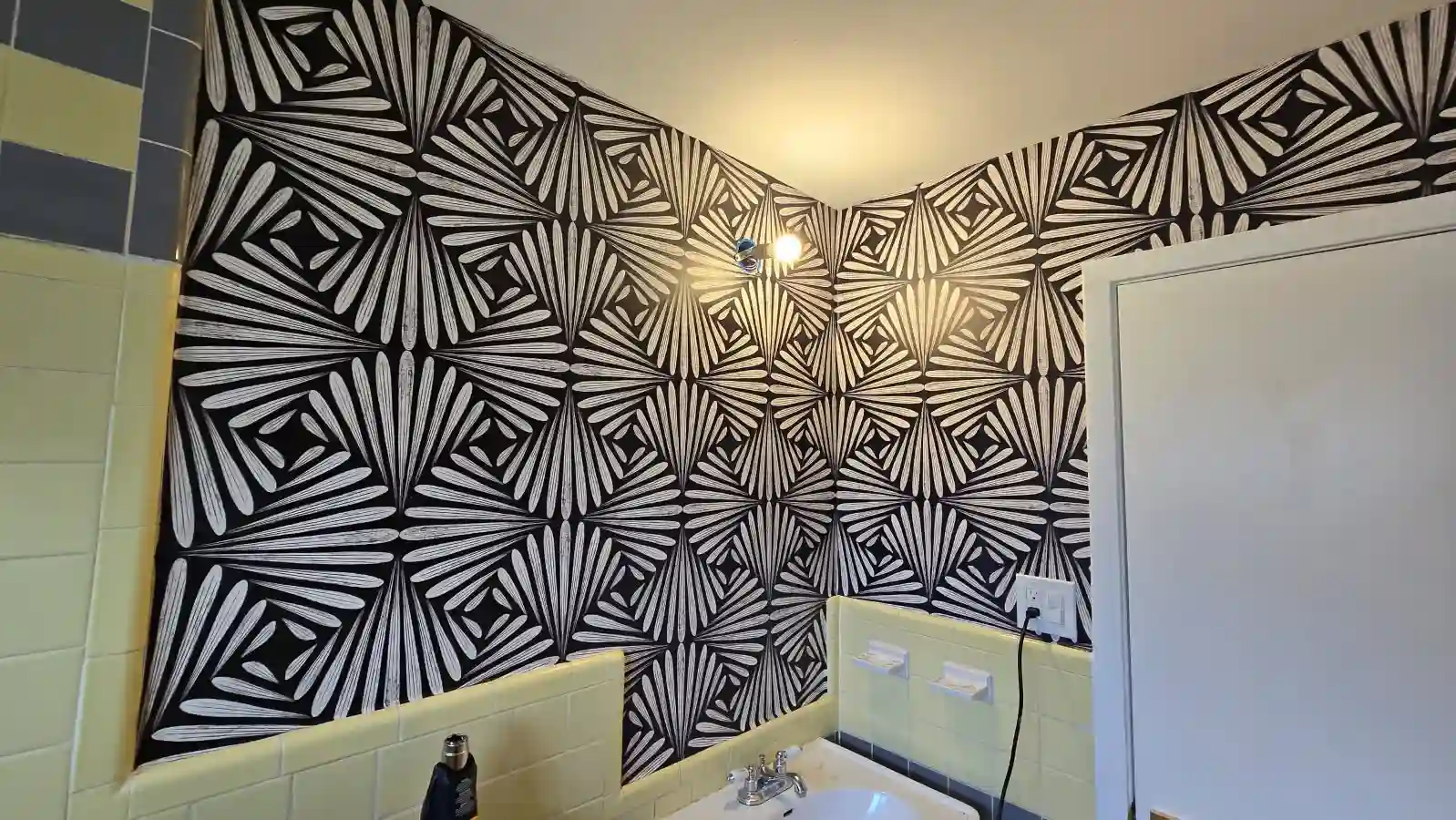 Wallpaper project completed in Dale City